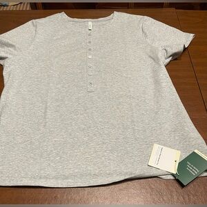 HALARA Light Gray Short Sleeve Henley Athleisure Wear Tshirt